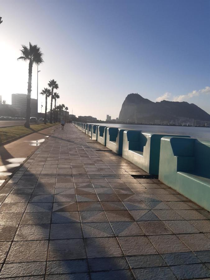 Gibraltar Views Guest House La Línea de la Concepción Exterior foto